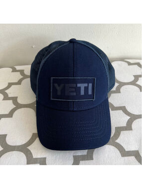 YETI Navy Blue unisex Back Trucker Hat One Size